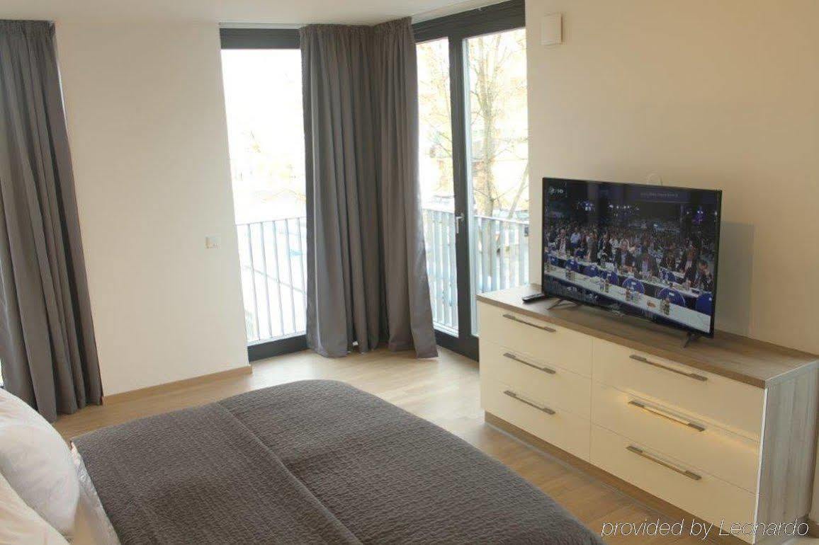Residenz Am Zwinger Dresden Exterior foto A room at the hotel